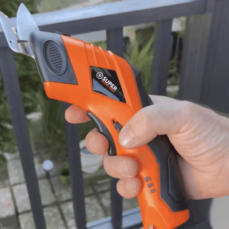 SuperScissor